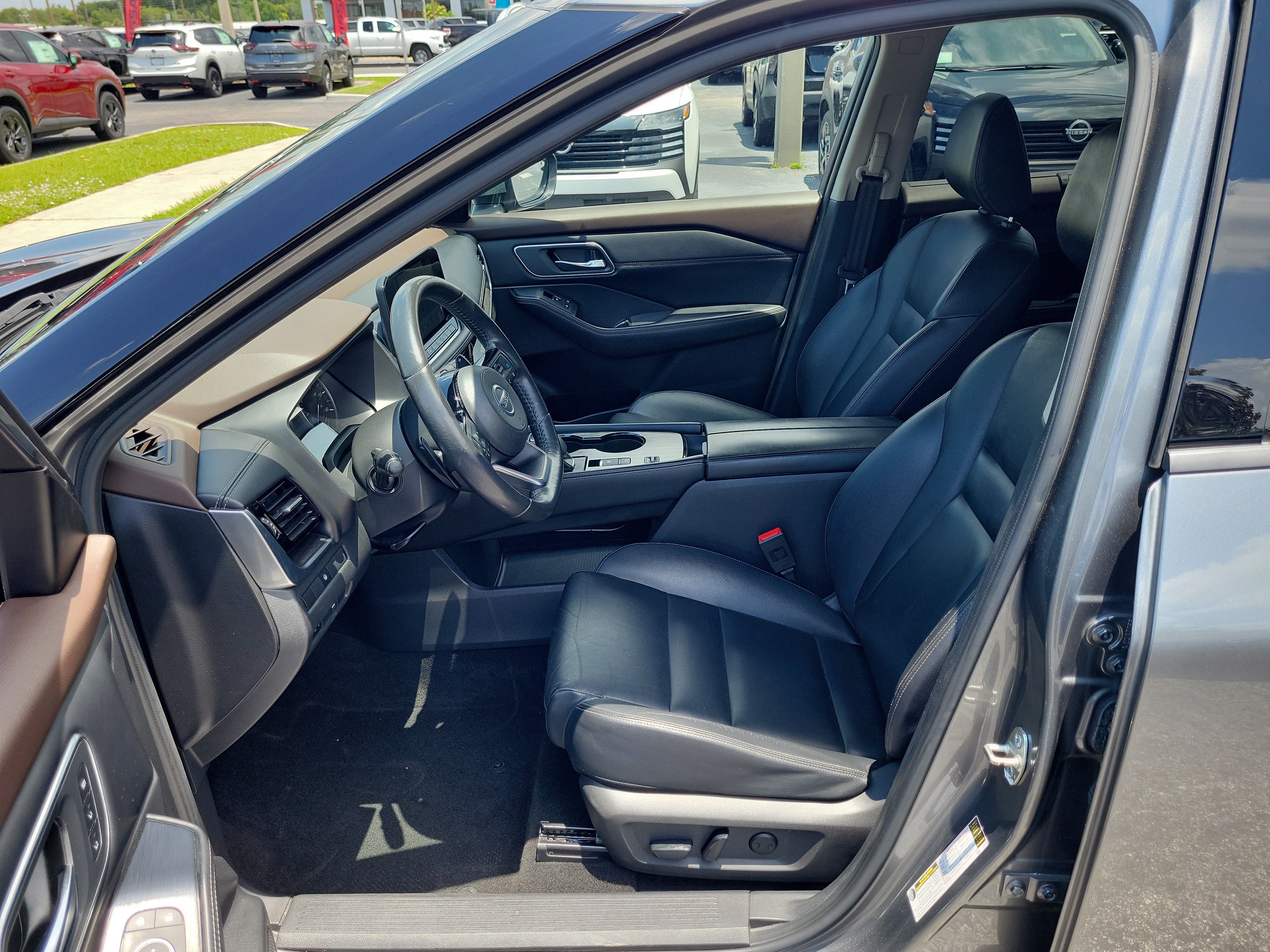Certified 2021 Nissan Rogue SL w/ Premium Package FWD image 13