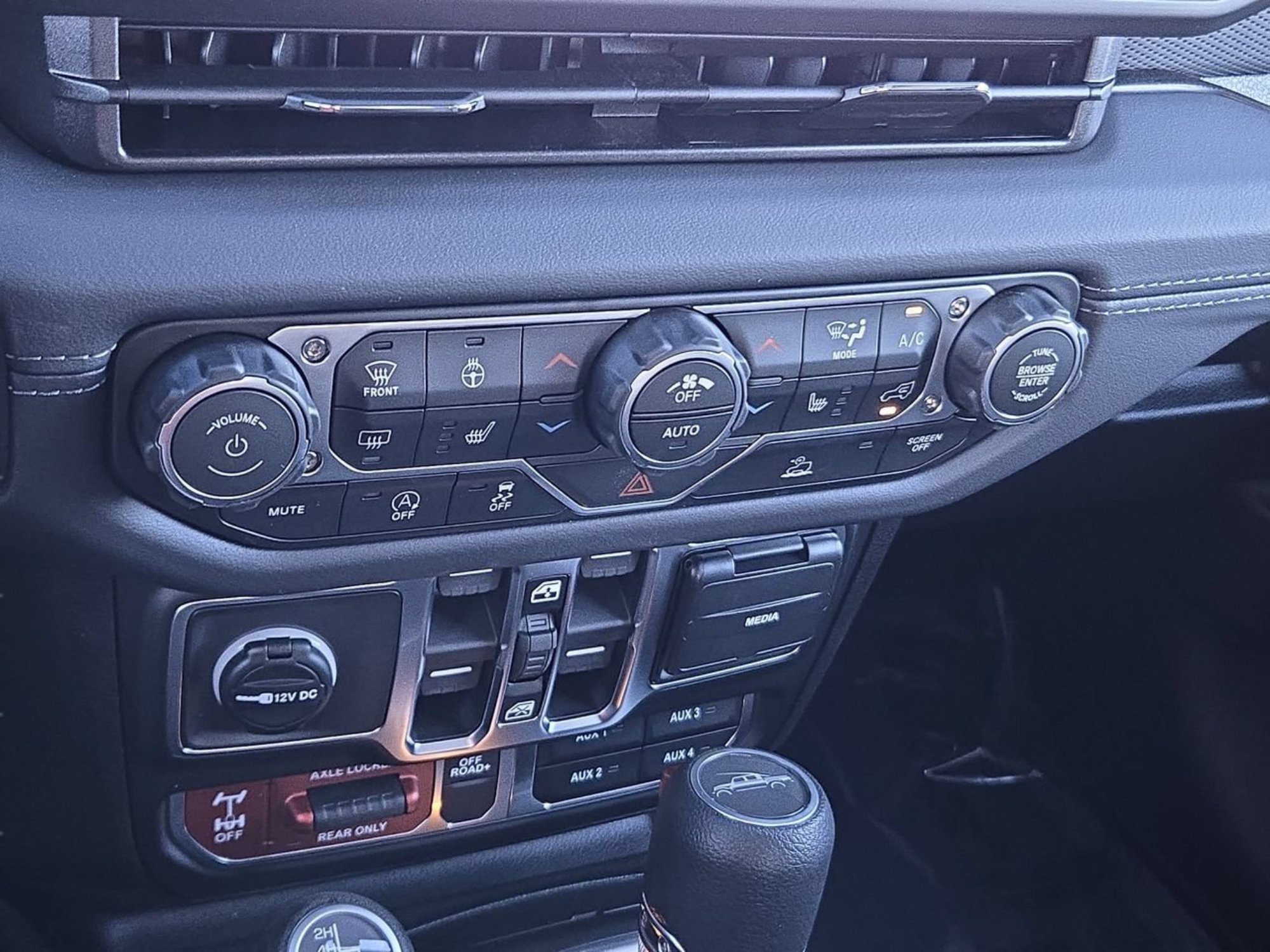 New 2026 Jeep Gladiator Mojave AWD/4WD image 34