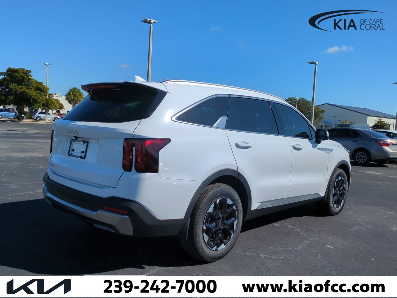 Used 2025 Kia Sorento S w/ Panoramic Sunroof Package image 5