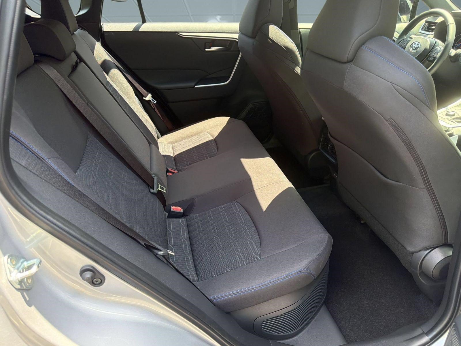 Used 2025 Toyota RAV4 SE w/ Convenience Package AWD/4WD image 30