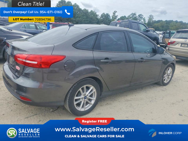 Used 2015 Ford Focus SE w/ SE Cold Weather Package FWD image 4