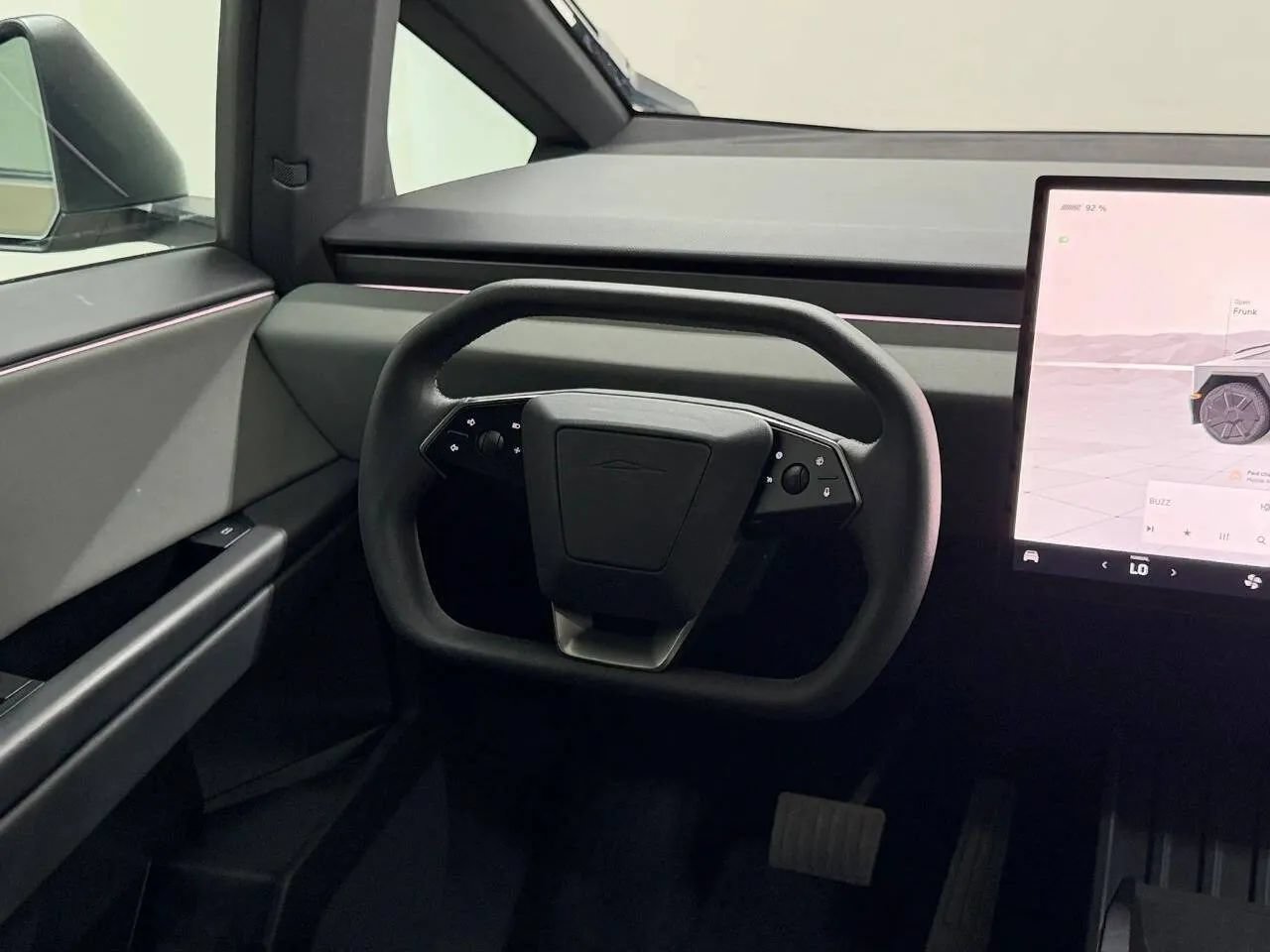 Used 2025 Tesla Cybertruck 2WD Crew Cab image 20