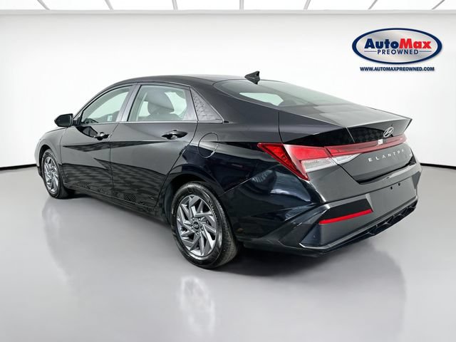 Used 2026 Hyundai Elantra Hybrid FWD image 5