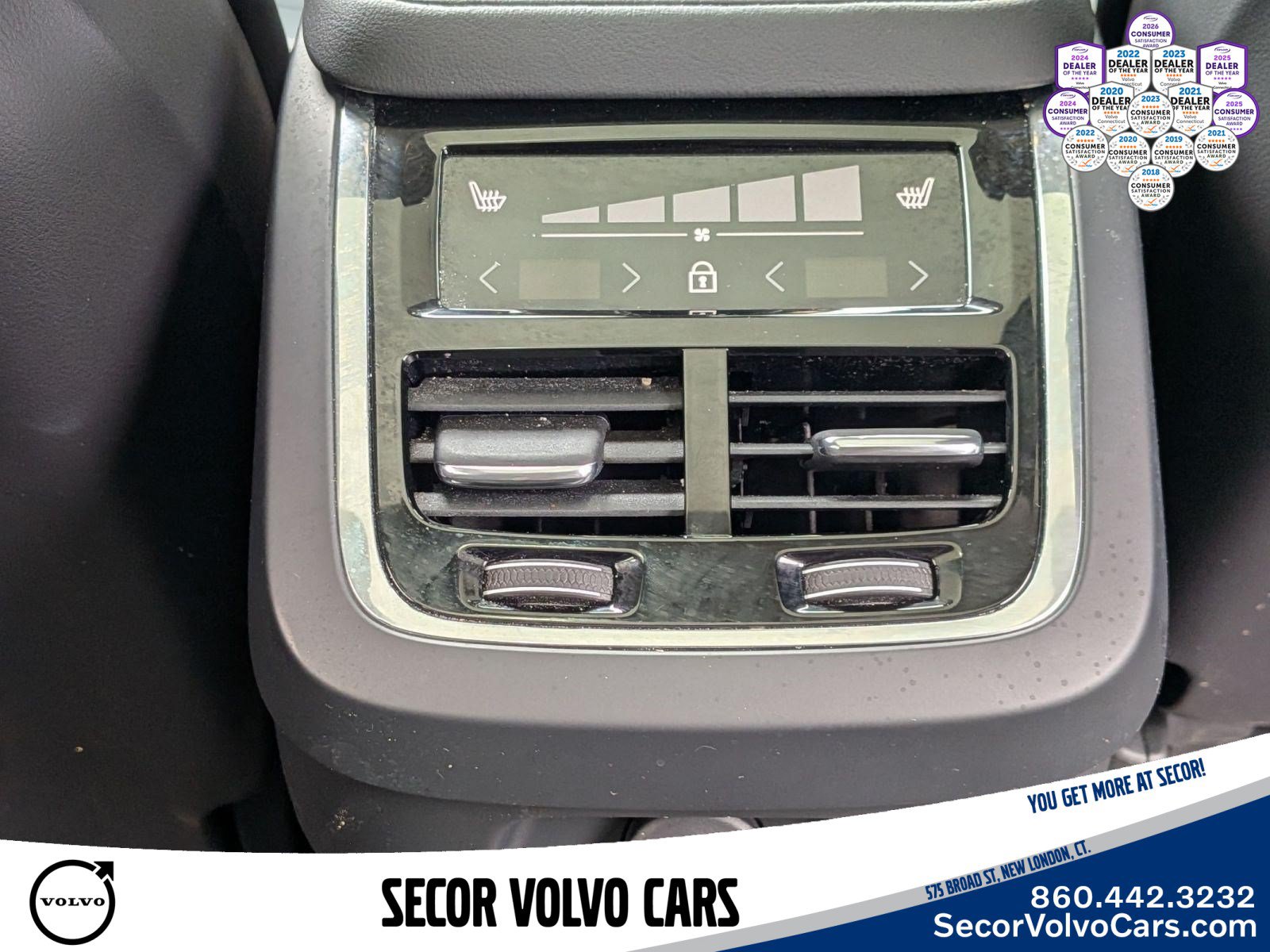 Used 2025 Volvo V90 B6 Cross Country Ultra AWD/4WD image 16