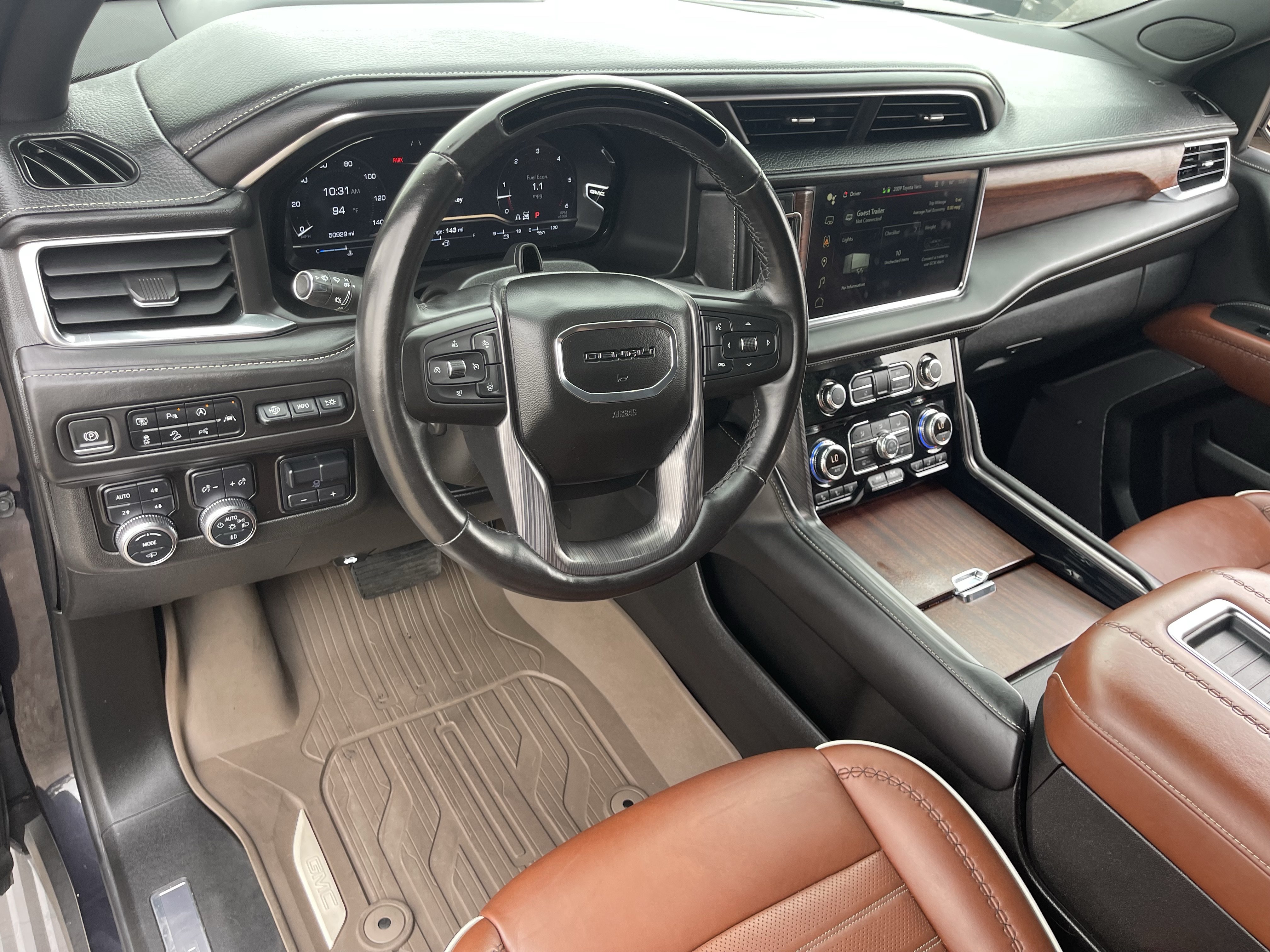 Used 2023 GMC Yukon XL Denali Ultimate AWD/4WD image 19