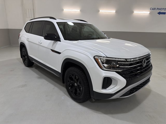 Certified 2026 Volkswagen Atlas Peak Edition AWD/4WD image 4