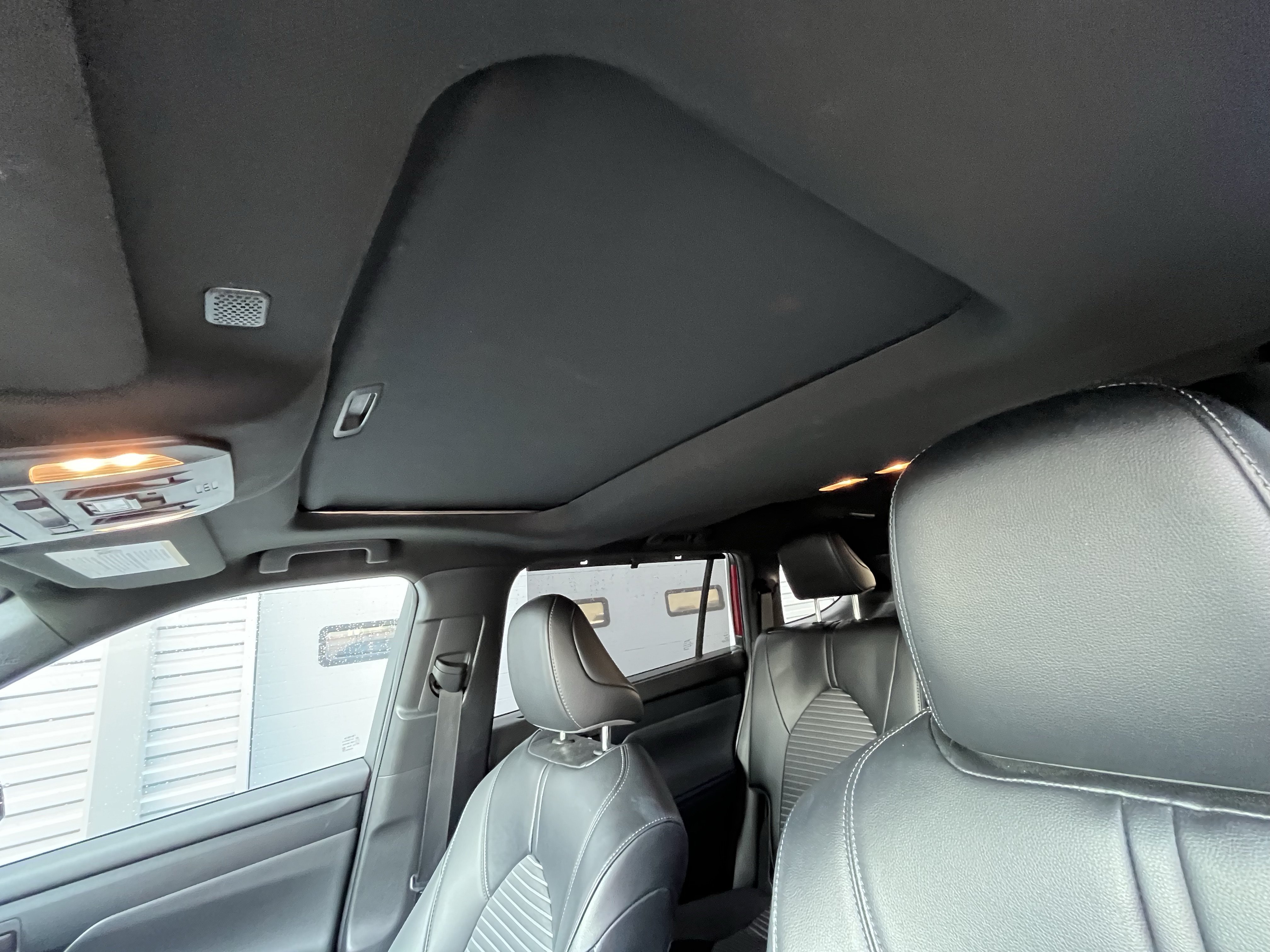 Used 2022 Toyota Highlander XSE FWD image 25
