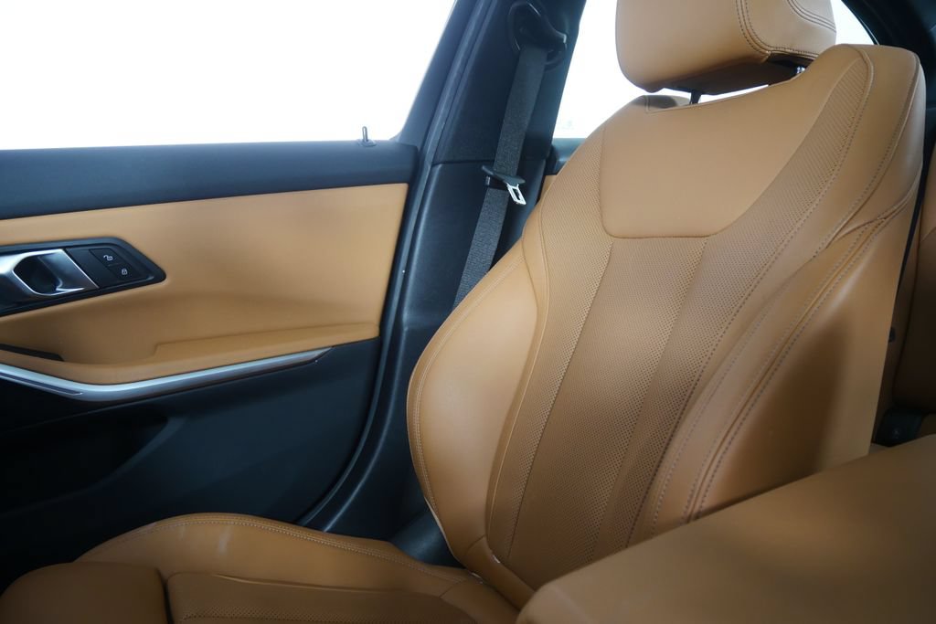 Certified 2025 BMW 330i Sedan RWD image 26