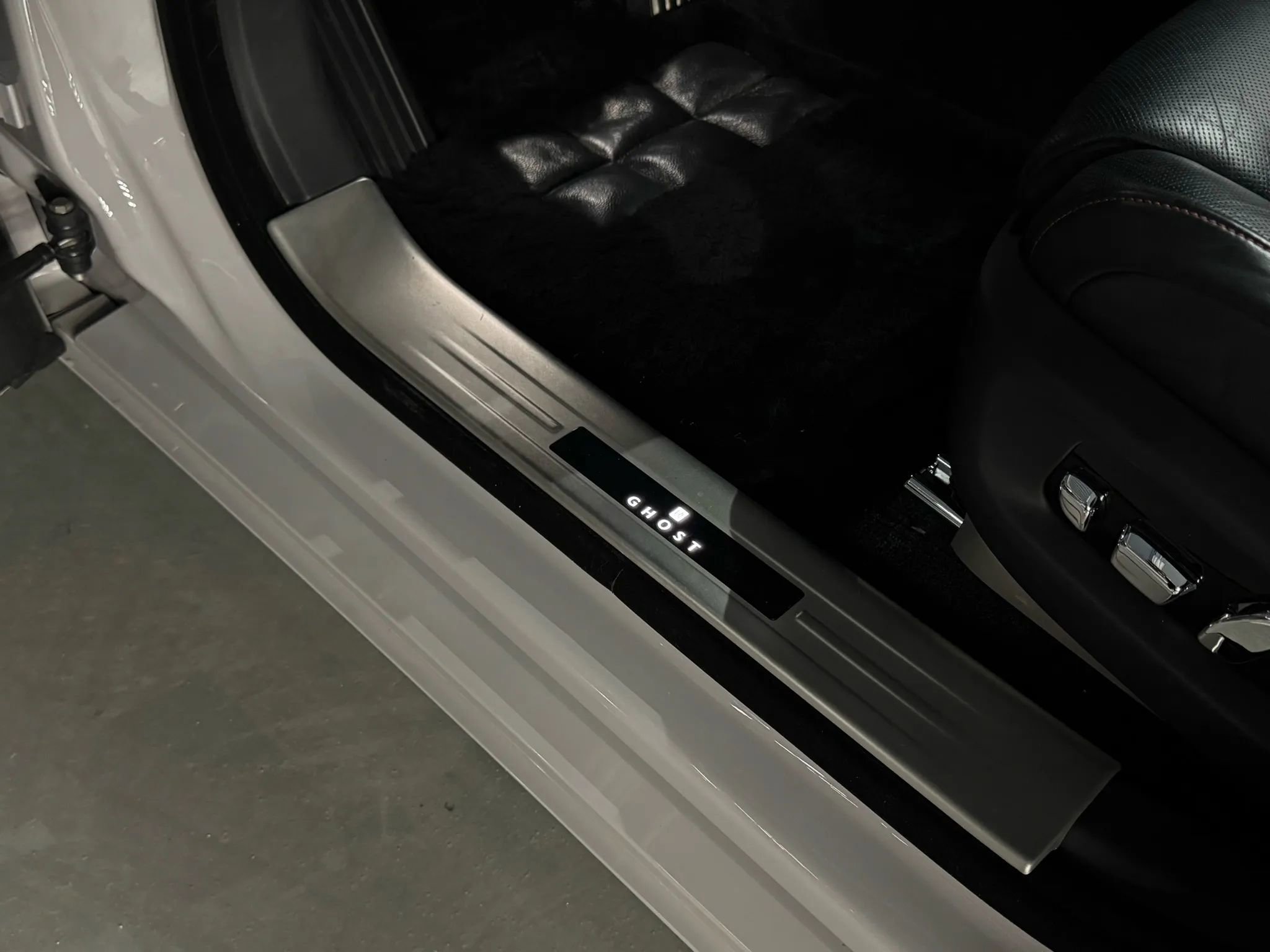 Used 2022 Rolls-Royce Ghost image 34