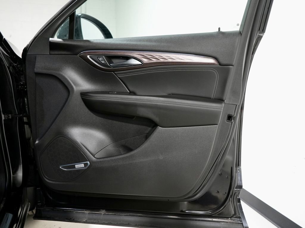 Used 2022 Buick Envision Avenir w/ Technology Package II image 27