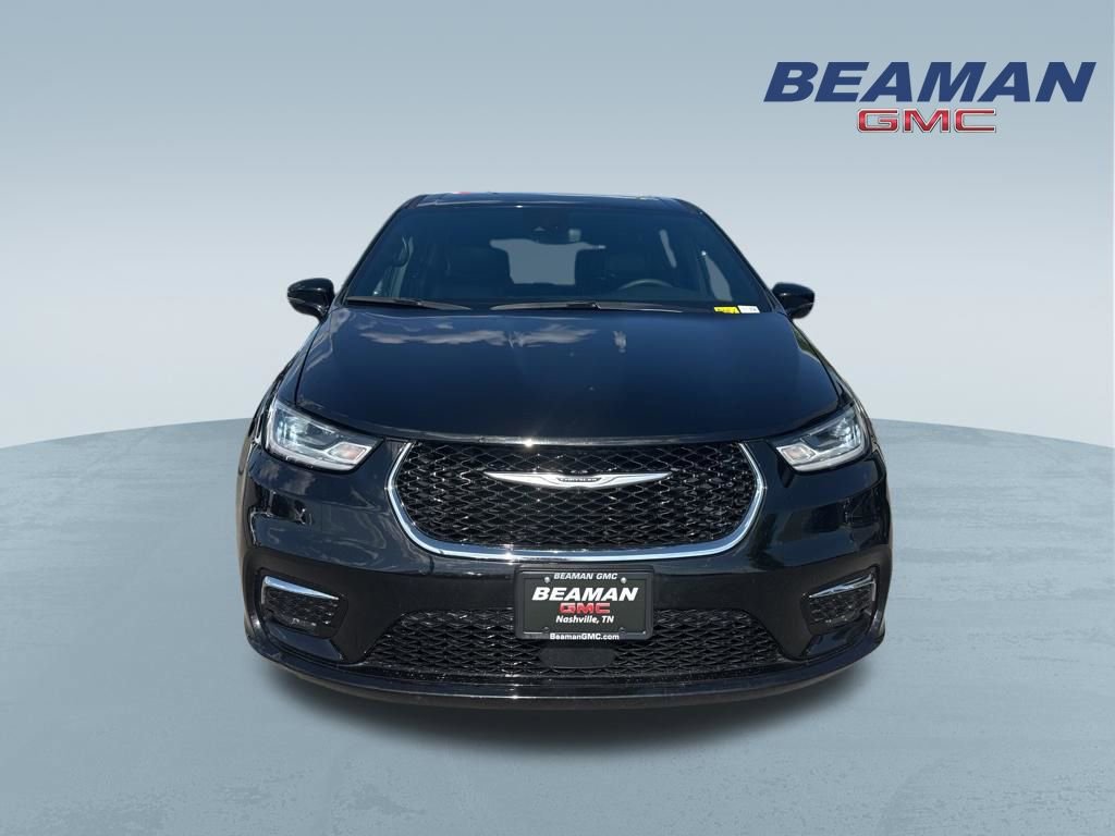 Used 2025 Chrysler Pacifica Select FWD image 2