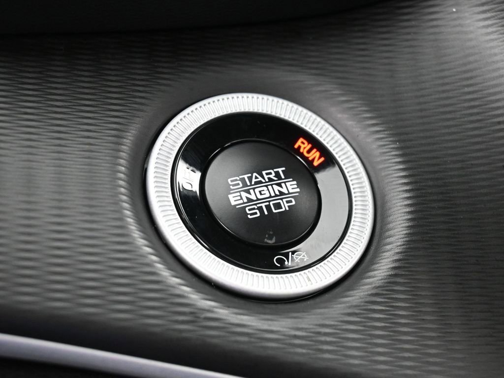 Used 2025 Jeep Grand Cherokee Altitude image 26