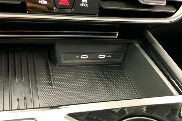 Used 2025 Volkswagen Atlas Peak Edition SE image 34