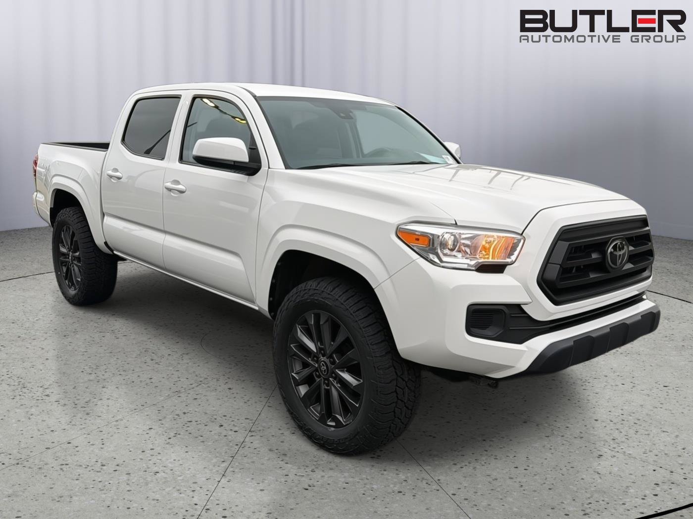 Used 2023 Toyota Tacoma SR AWD/4WD image 9