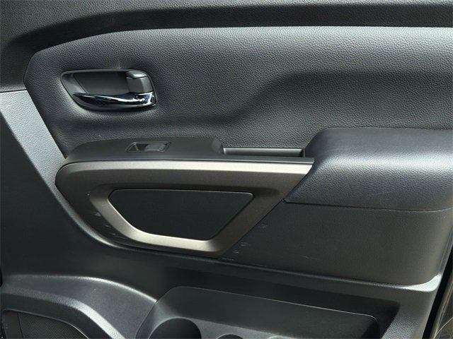 Used 2024 Nissan Titan SV w/ SV Bronze Edition Package image 39