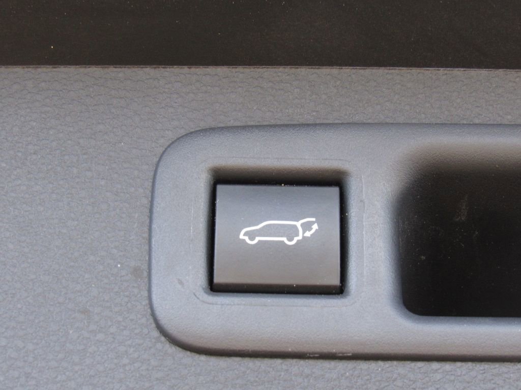 Used 2023 Toyota Highlander Limited image 24