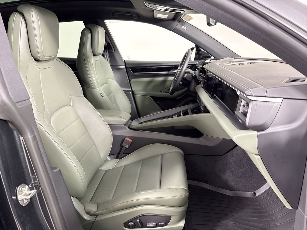 New 2026 Porsche Macan 4 Electric AWD/4WD image 25