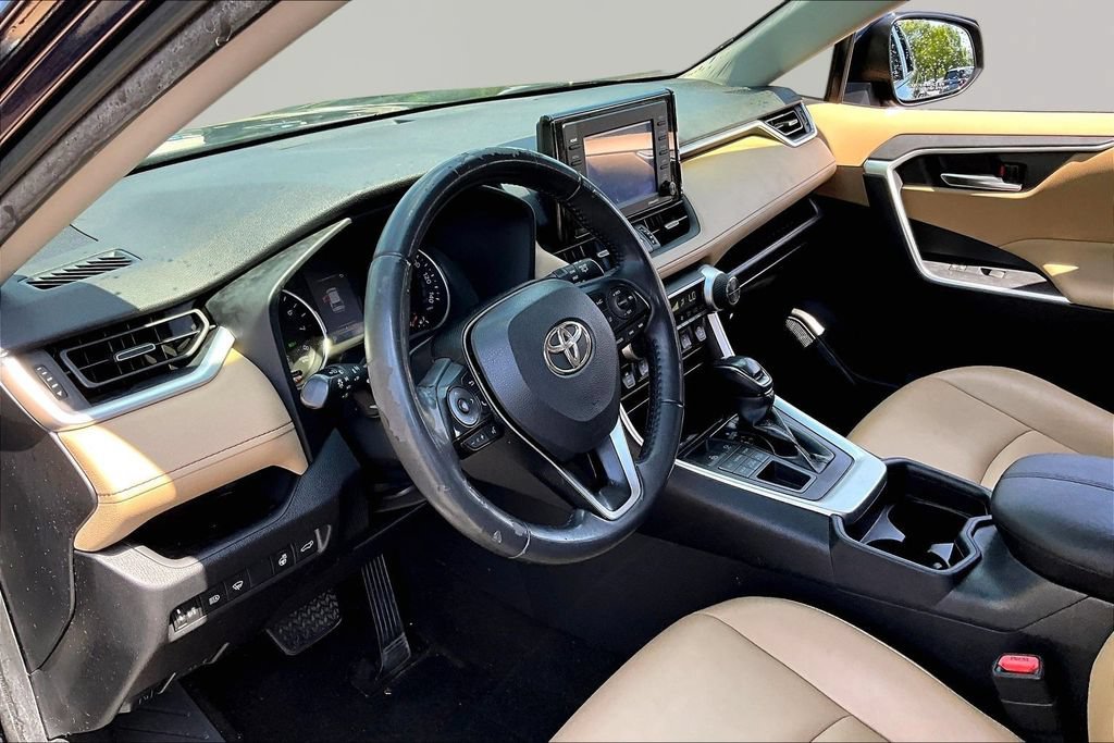 Used 2020 Toyota RAV4 XLE Premium AWD/4WD image 15