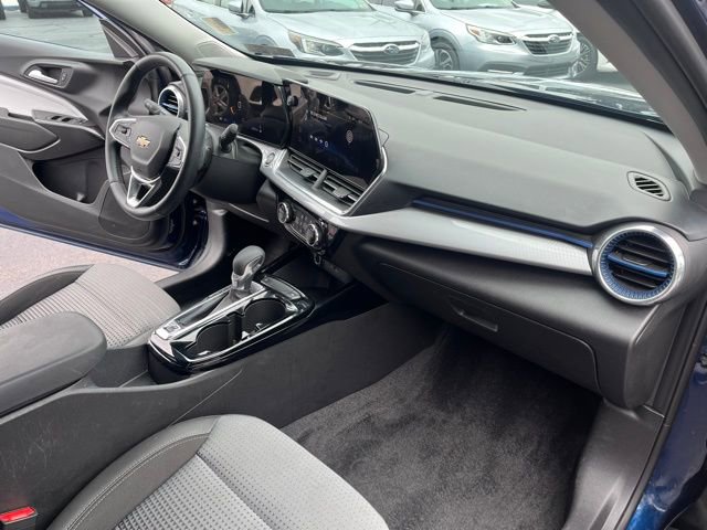 Used 2024 Chevrolet Trax LT w/ Driver Confidence Package image 19