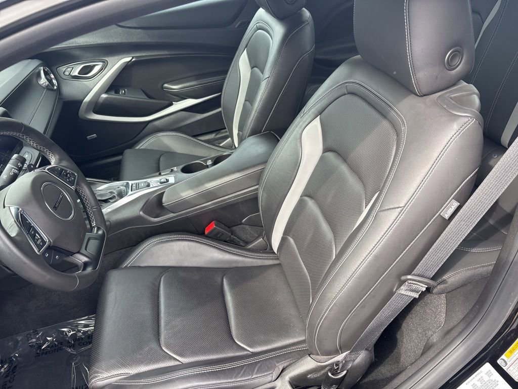 Used 2023 Chevrolet Camaro LT w/ Technology Package image 34