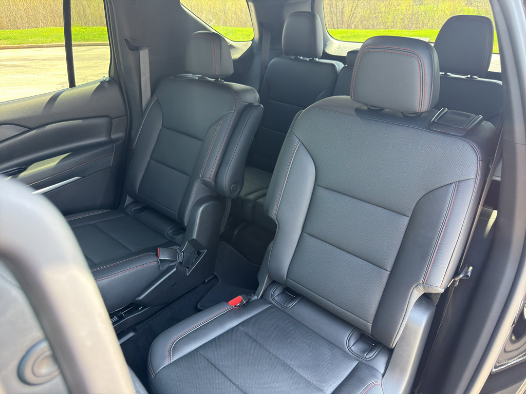 Used 2025 Chevrolet Traverse Z71 w/ Enhanced Driving Package AWD/4WD image 36