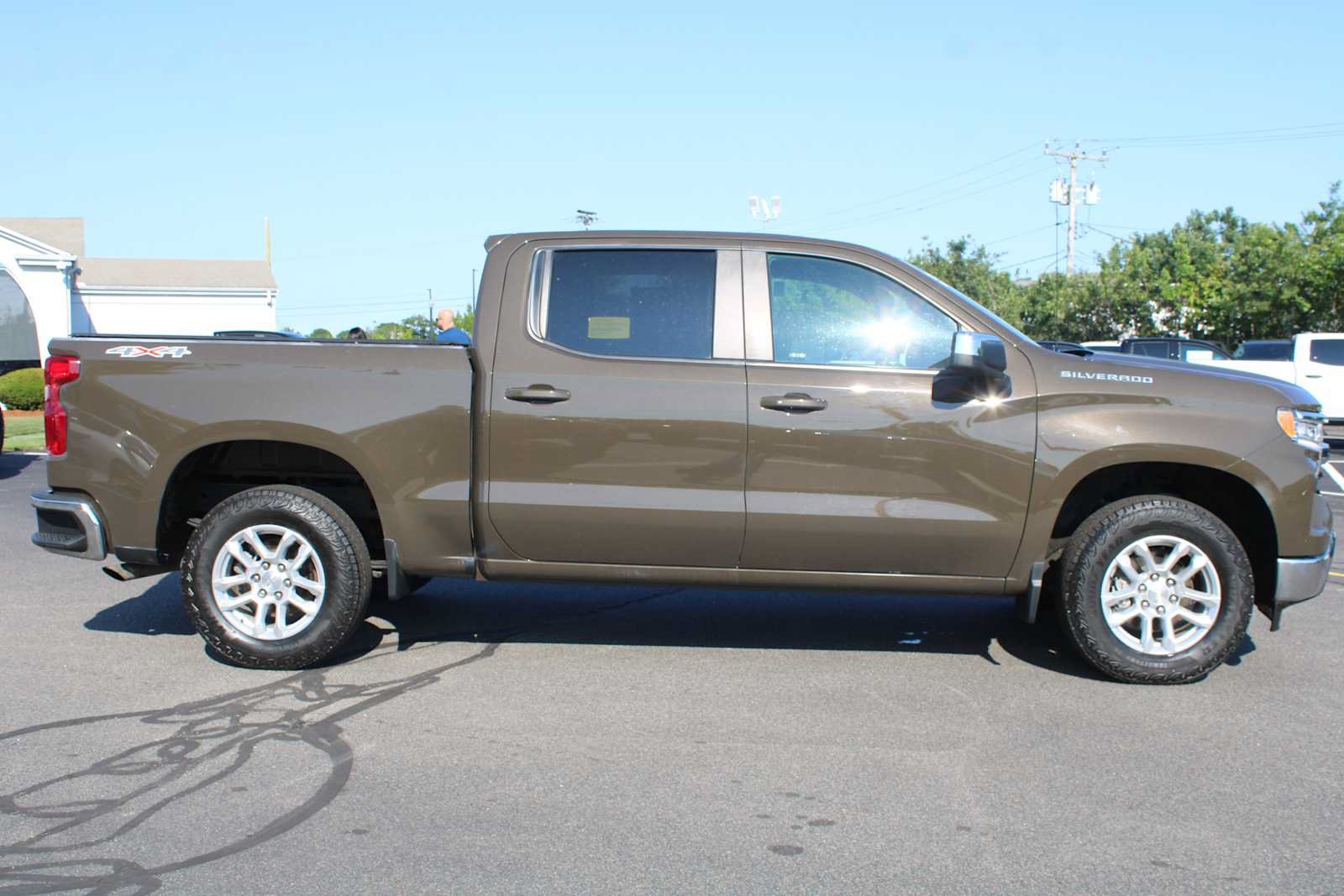 Certified 2023 Chevrolet Silverado 1500 LT AWD/4WD image 8
