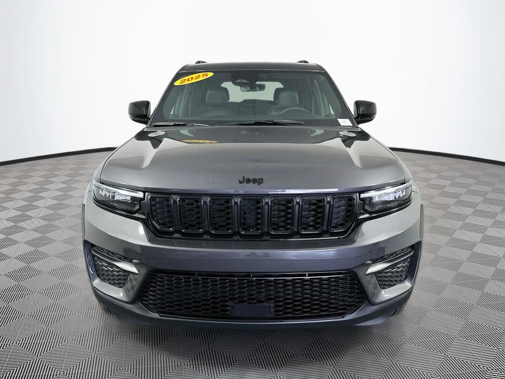 Certified 2025 Jeep Grand Cherokee Altitude AWD/4WD image 4