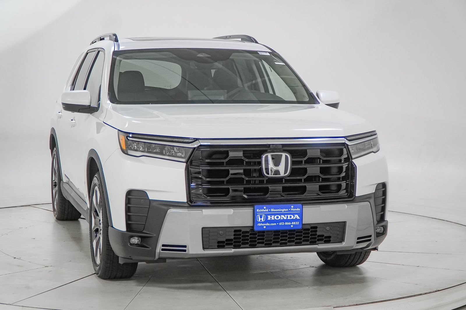New 2026 Honda Pilot Touring image 17