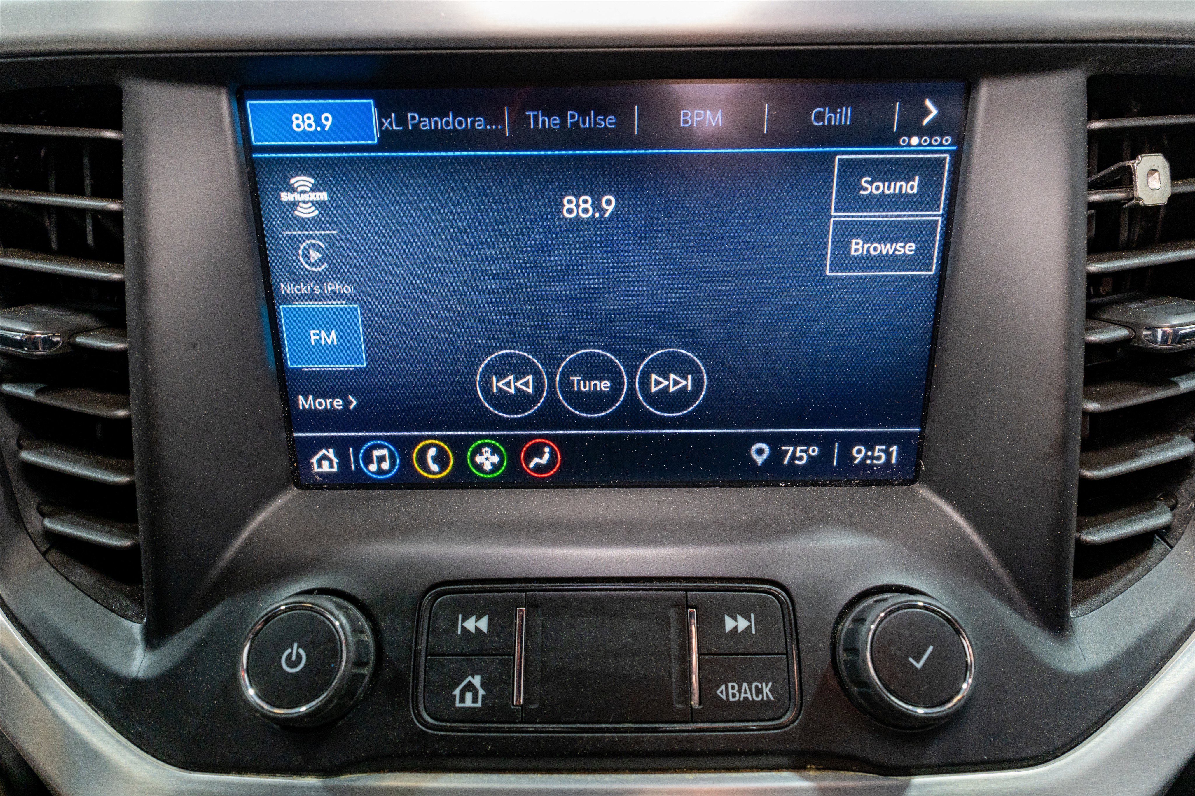 Used 2021 GMC Acadia SLE w/ Elevation Edition image 17