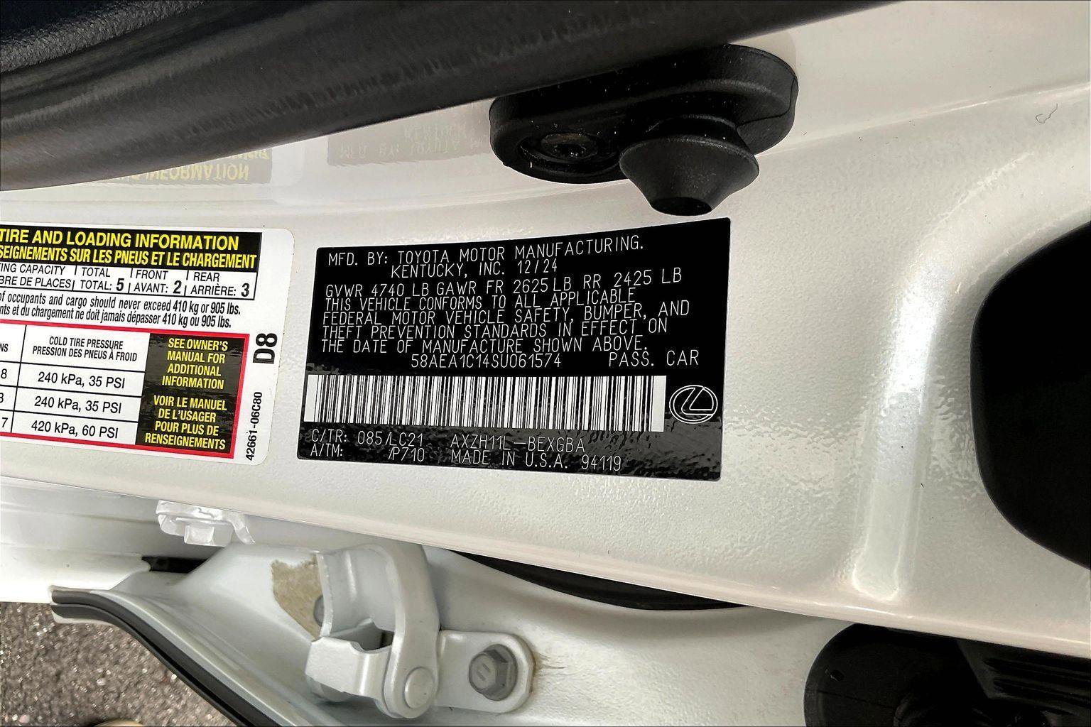 Used 2025 Lexus ES 300h w/ Luxury Package image 35