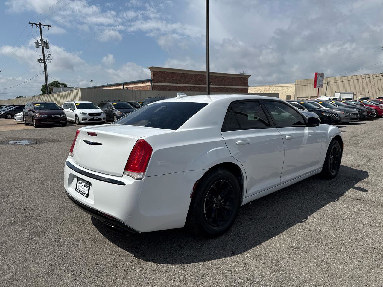 Used 2015 Chrysler 300 Limited image 6