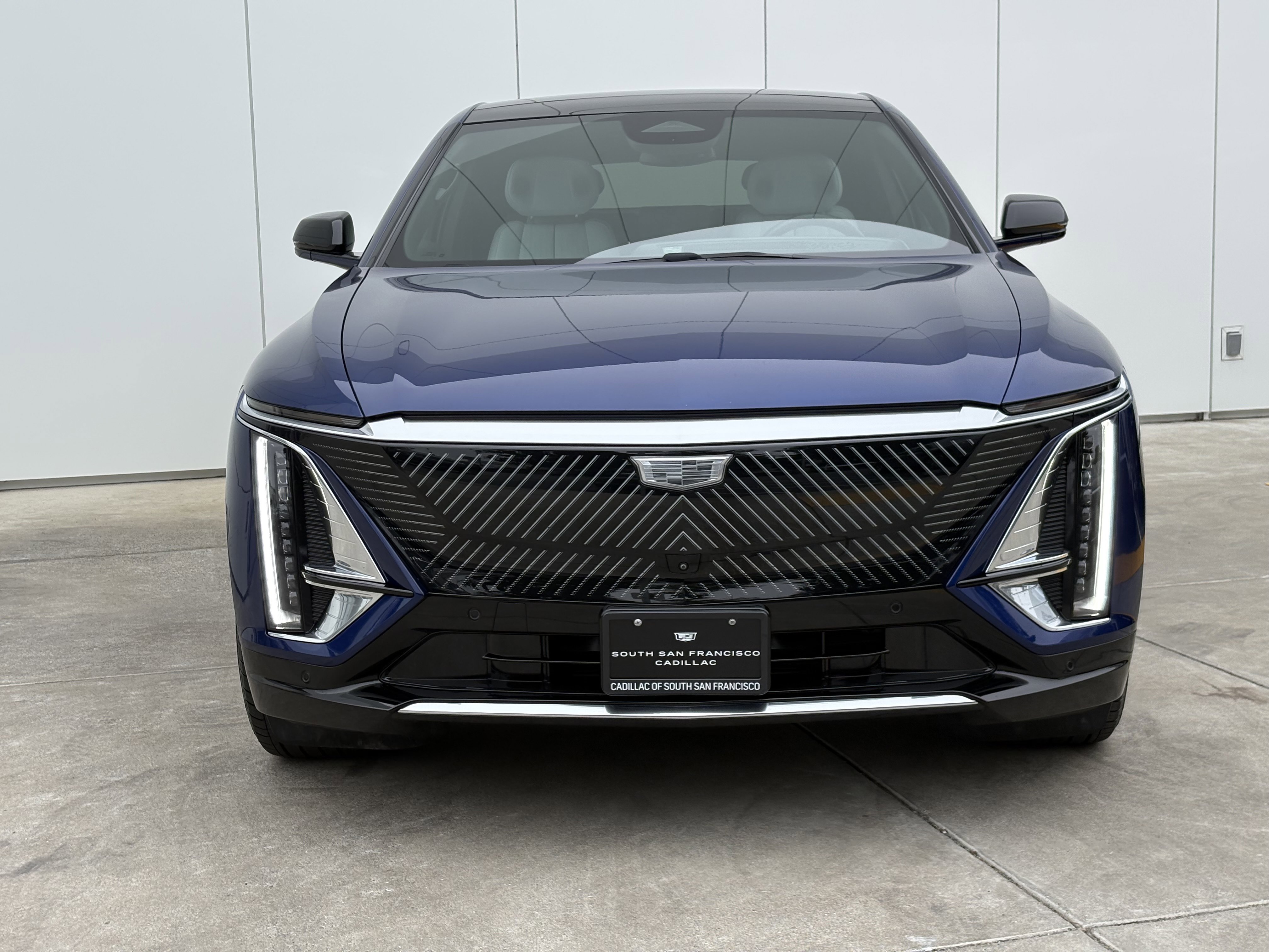 Used 2024 Cadillac Lyriq Sport AWD/4WD image 3