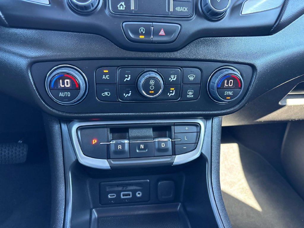 Used 2023 GMC Terrain SLT w/ Infotainment Package II AWD/4WD image 34