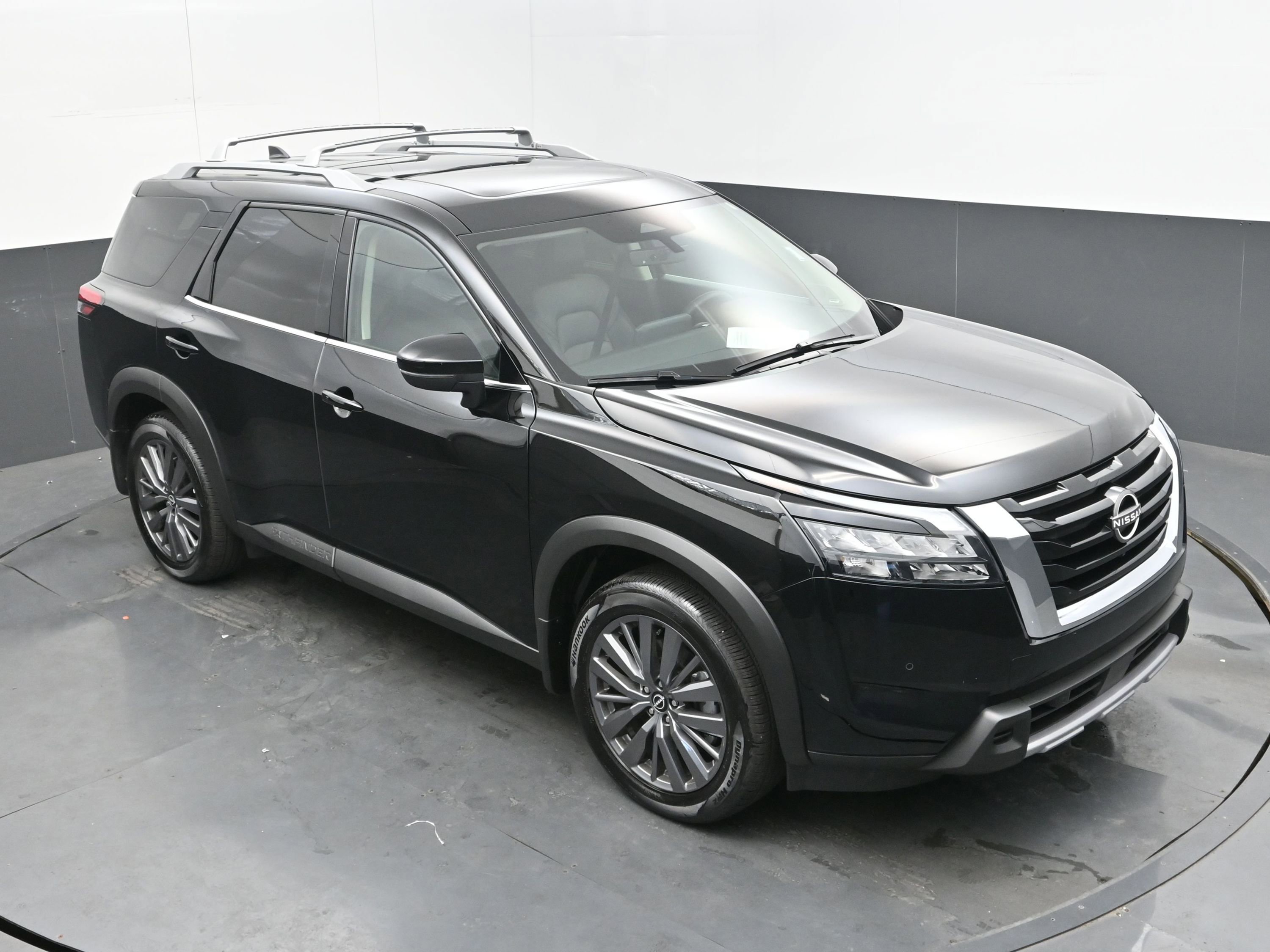 Used 2025 Nissan Pathfinder SL w/ SL Premium Package image 28