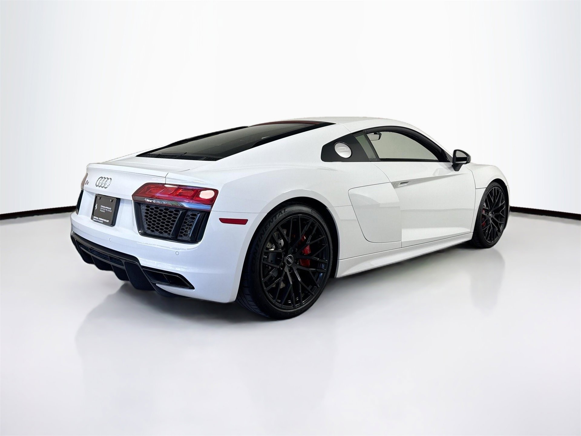 Used 2018 Audi R8 V10 w/ Premium Package image 7