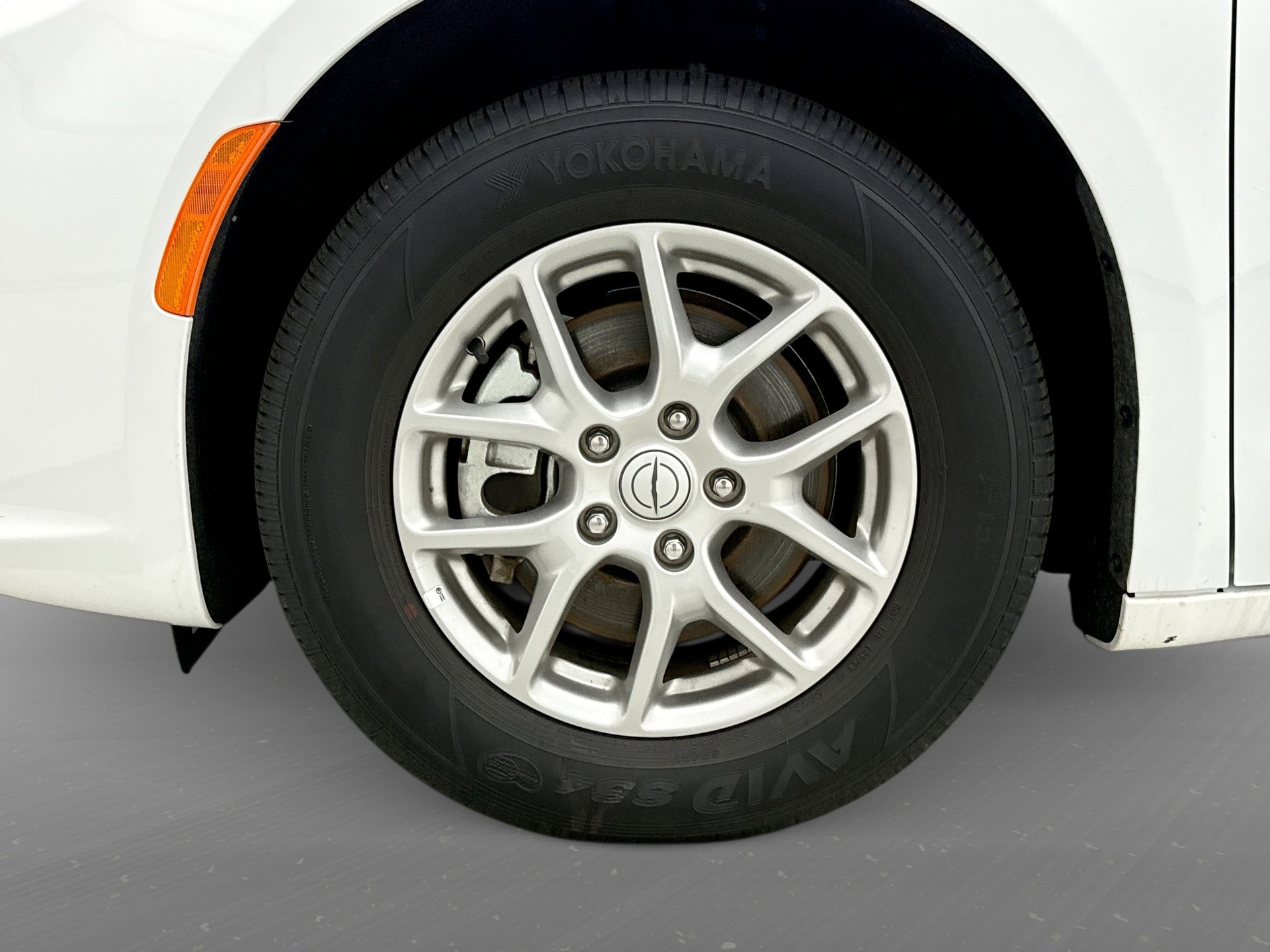 Used 2025 Chrysler Pacifica Select image 12