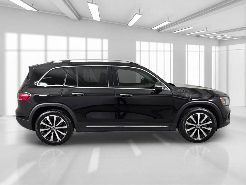 Used 2022 Mercedes-Benz GLB 250 4MATIC image 9