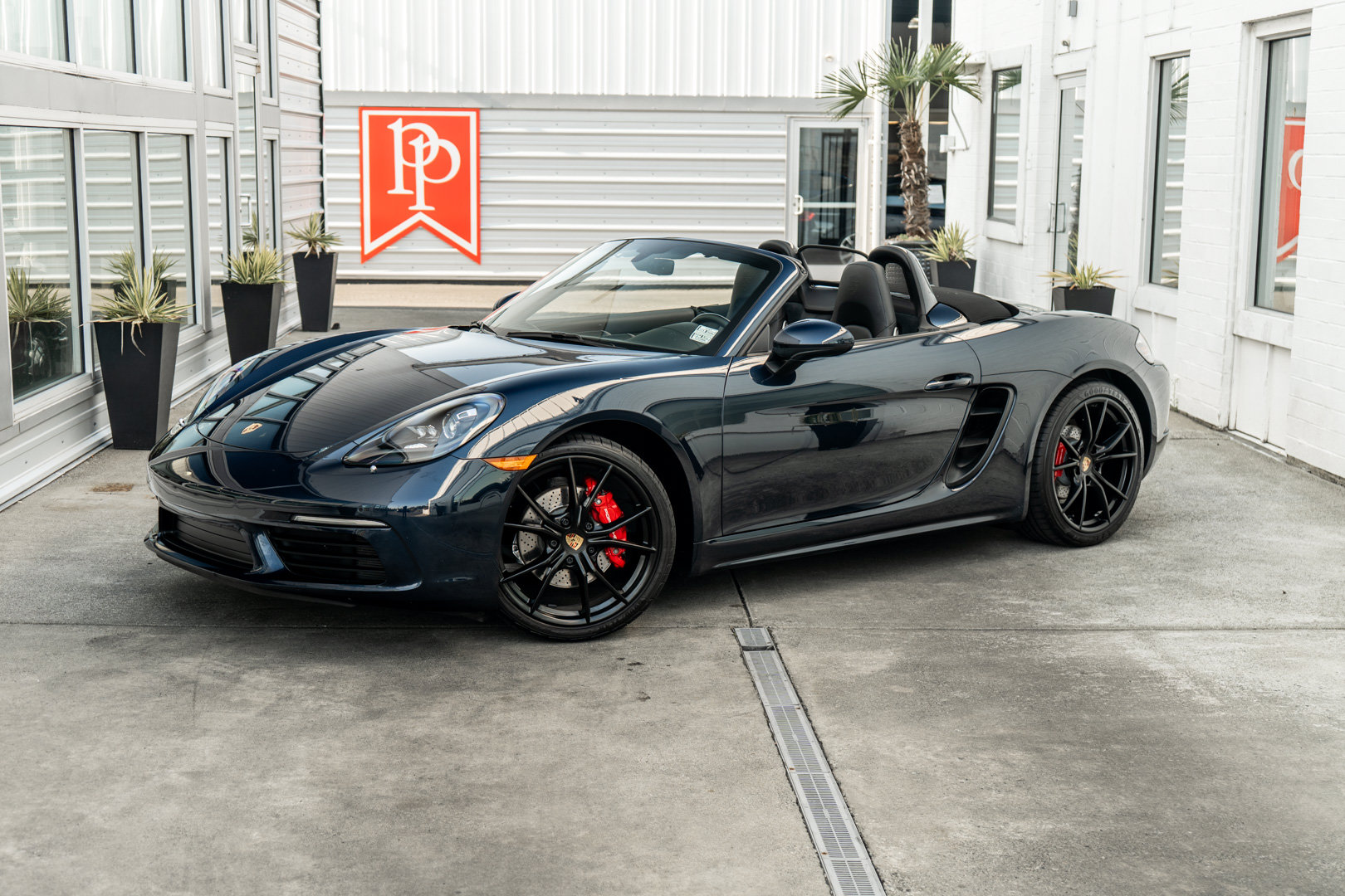 Used 2019 Porsche 718 Boxster S RWD image 2