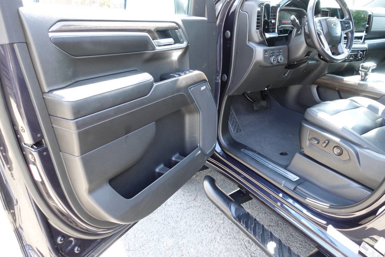 Used 2022 Chevrolet Silverado 1500 LT Trail Boss w/ LT Trail Boss Premium Package AWD/4WD image 19
