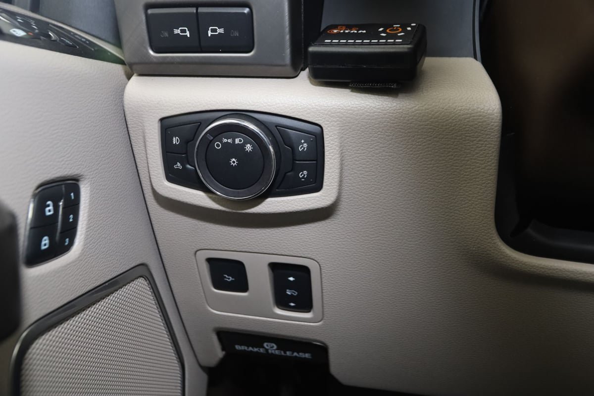 Used 2019 Ford F350 Limited AWD/4WD image 31