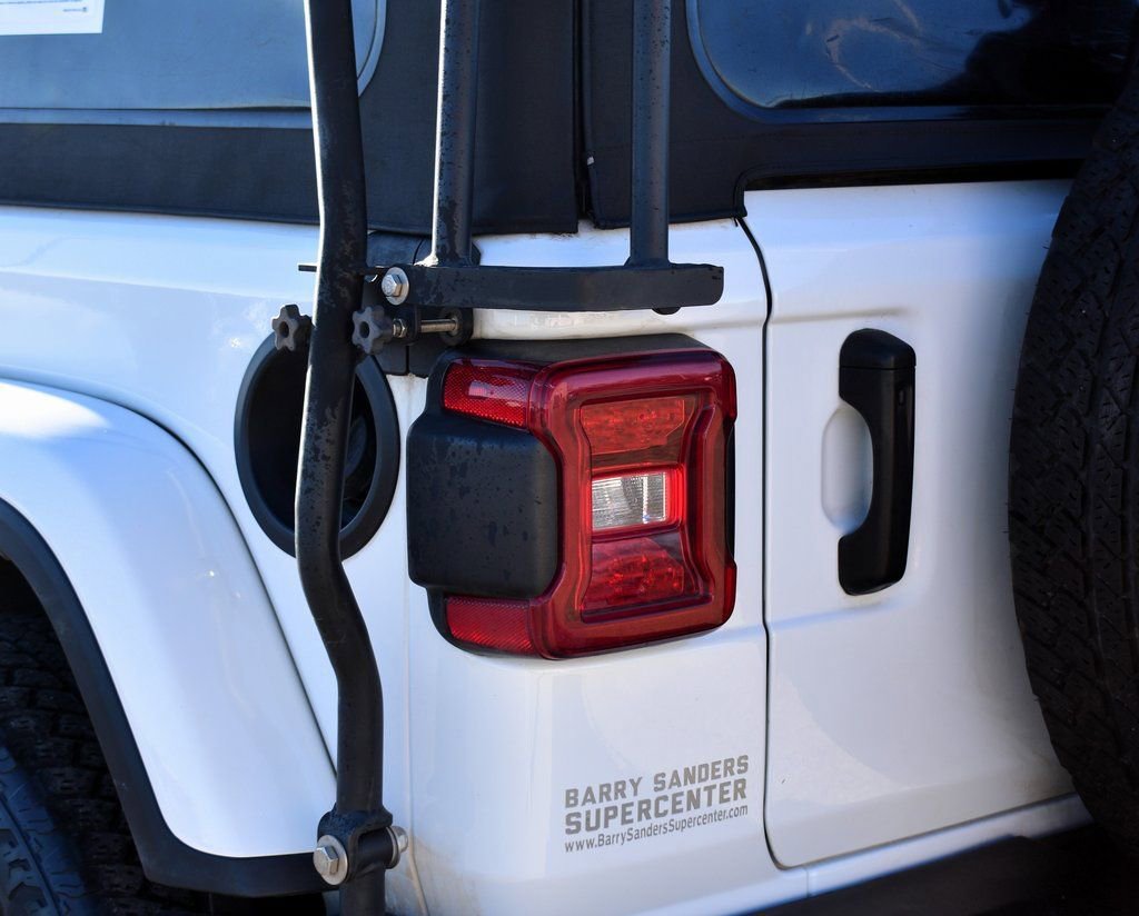 Used 2021 Jeep Wrangler Sport S image 11