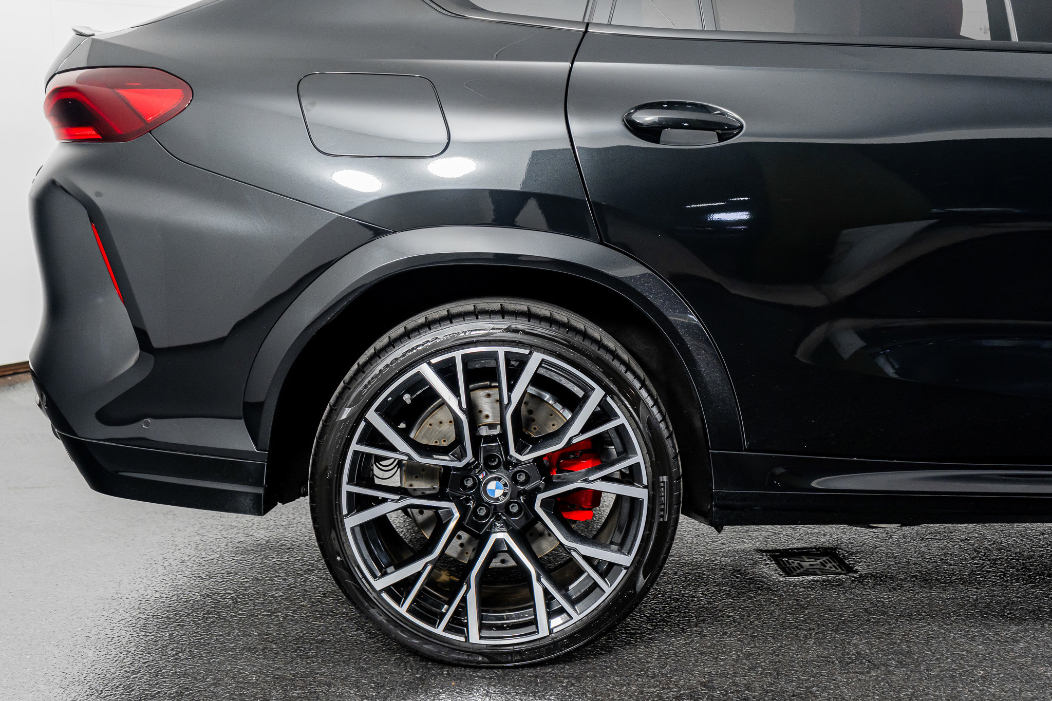 Used 2025 BMW X6 M Competition image 8