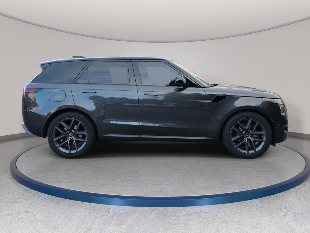 Used 2024 Land Rover Range Rover Sport SE image 5