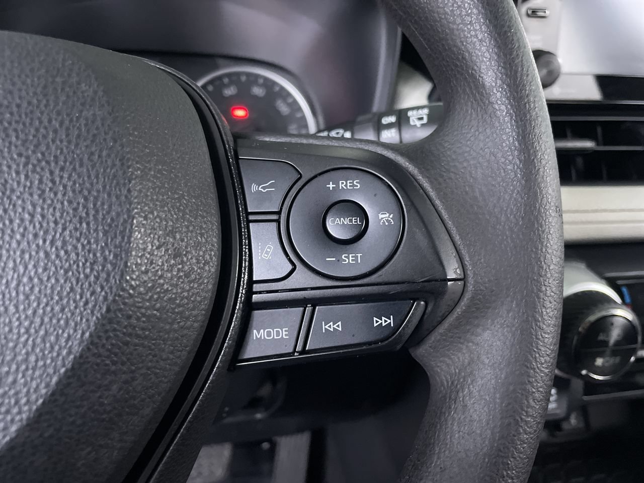 Used 2021 Toyota RAV4 XLE w/ Convenience Package AWD/4WD image 26