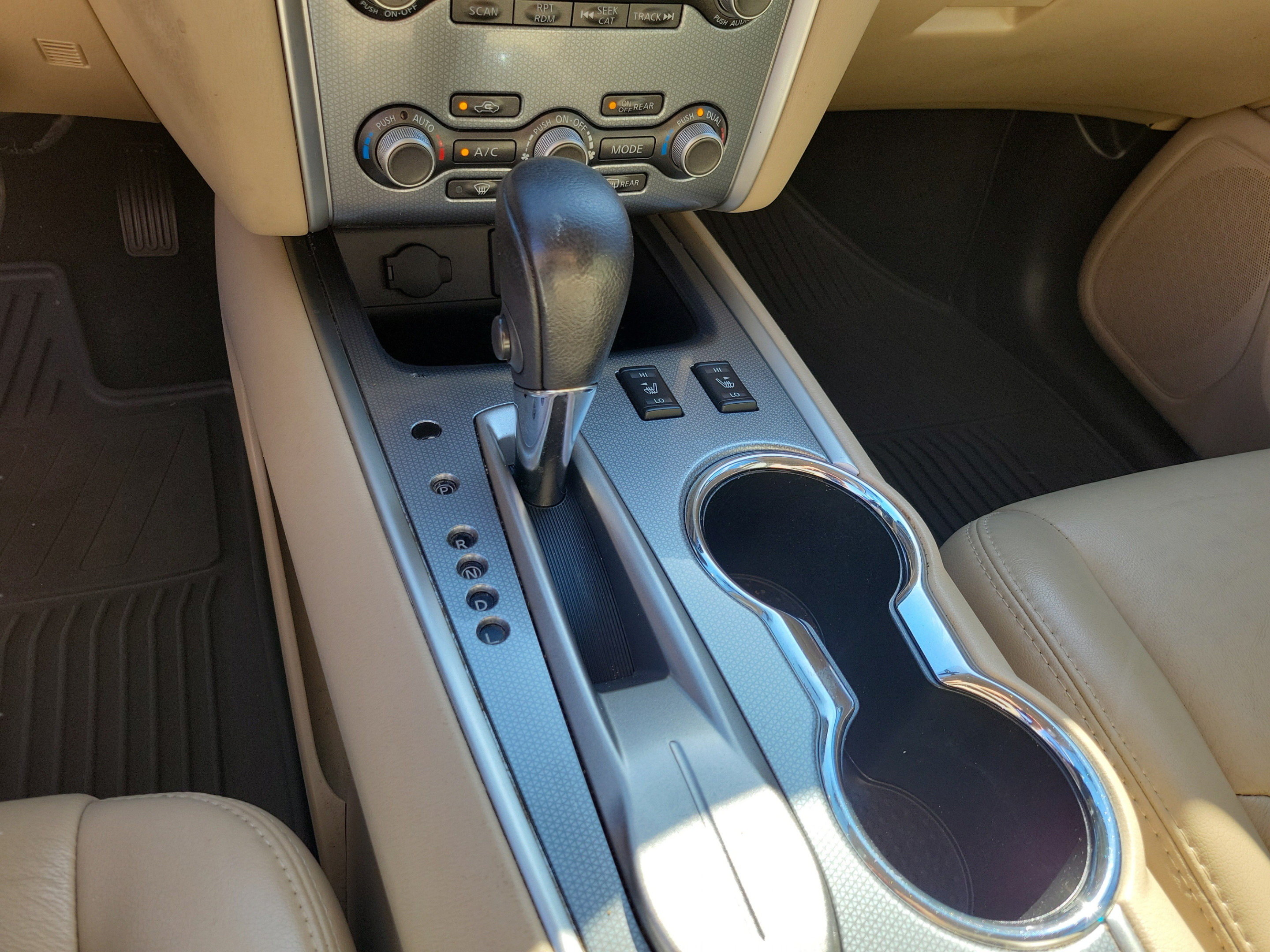 Used 2018 Nissan Pathfinder SL FWD image 20