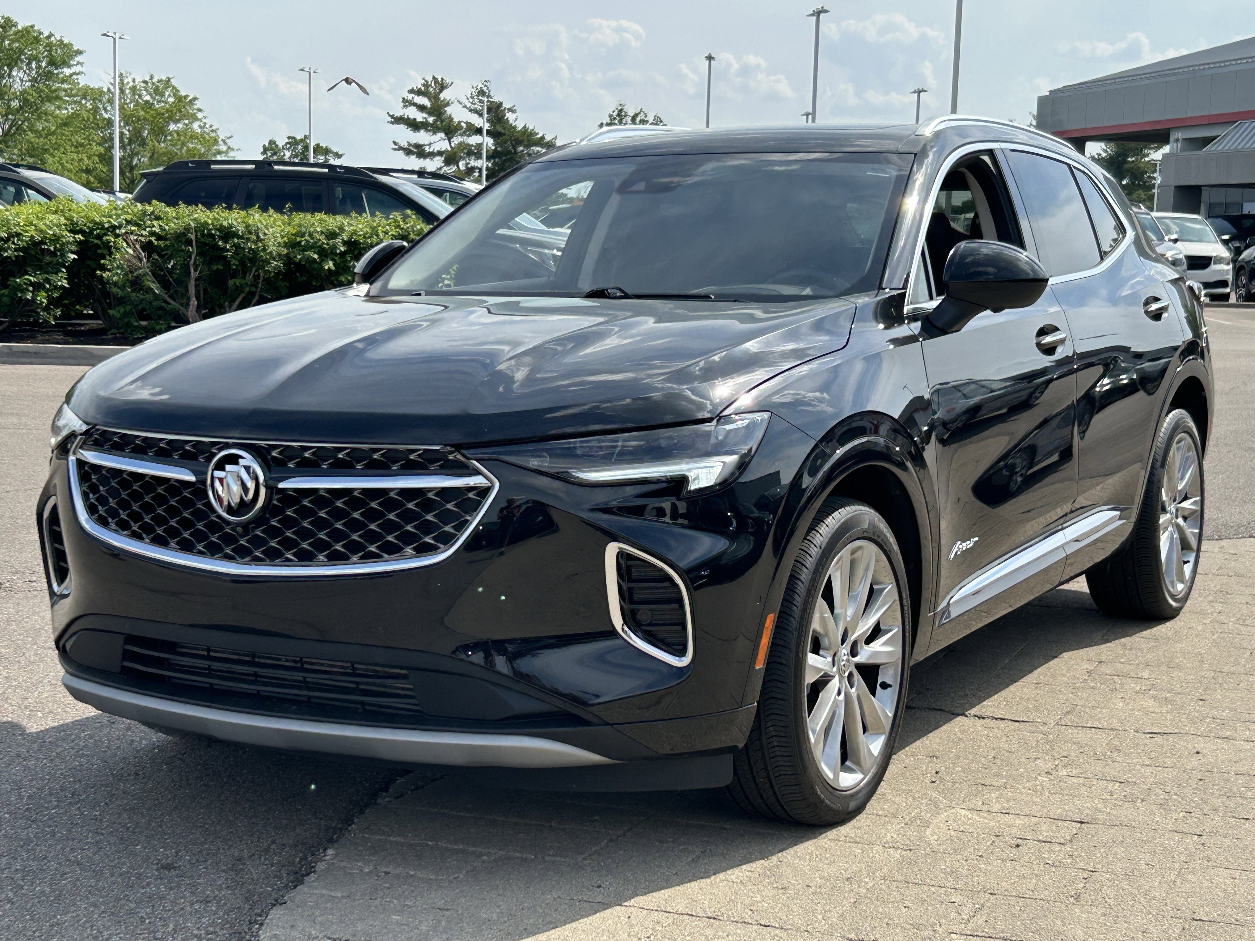 Used 2023 Buick Envision Avenir AWD/4WD image 3