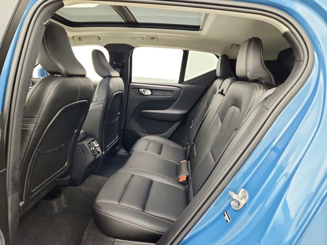 Certified 2025 Volvo XC40 B5 Plus image 24