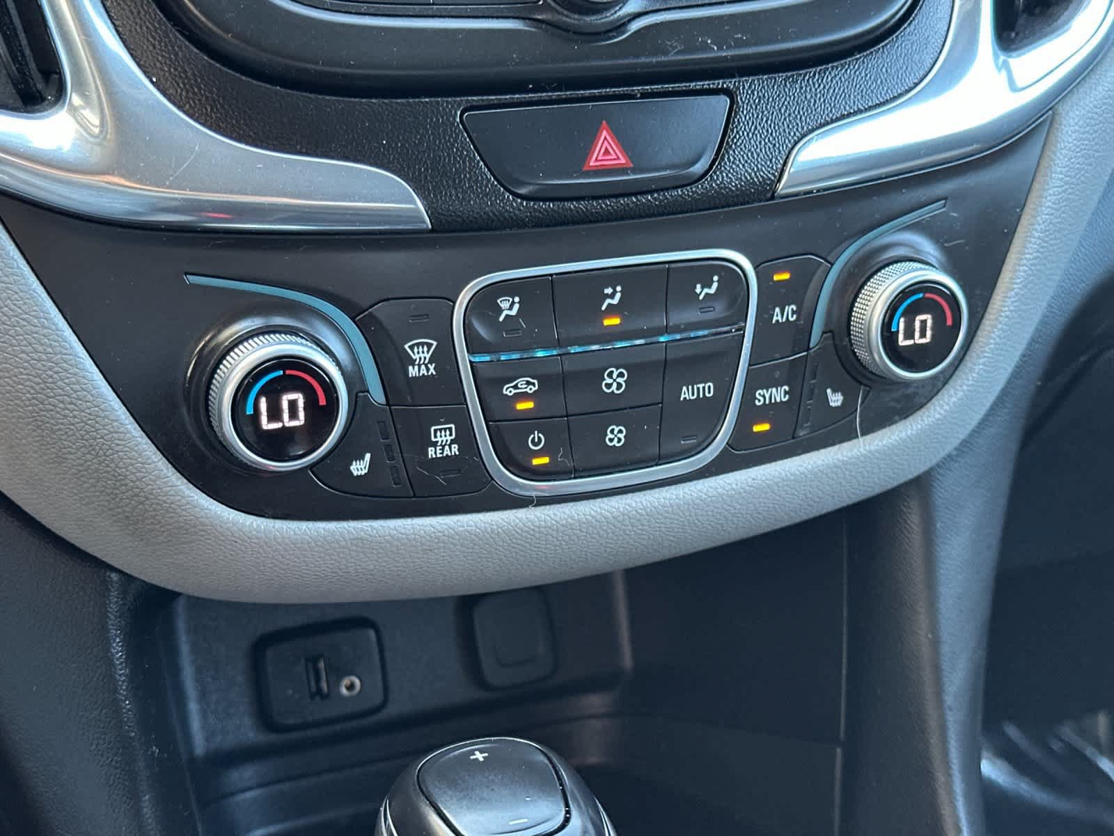 Used 2018 Chevrolet Equinox LT FWD image 21