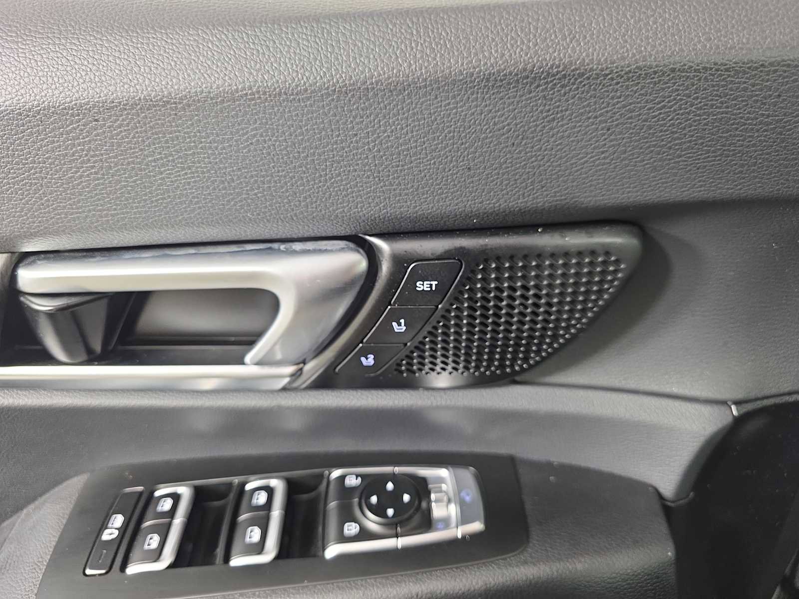 Used 2024 Kia Telluride SX w/ Towing Package image 56