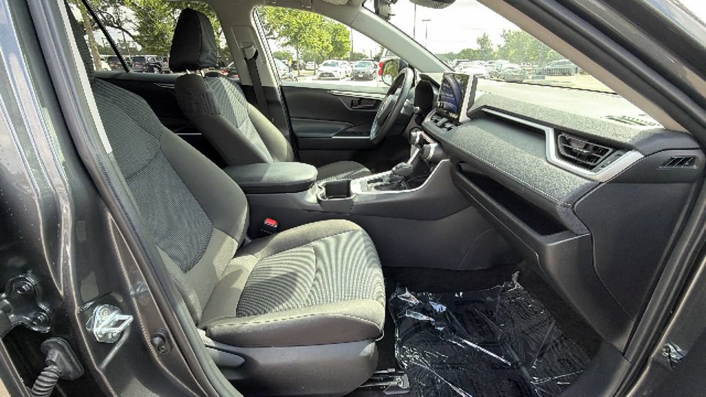 Used 2024 Toyota RAV4 LE FWD image 38